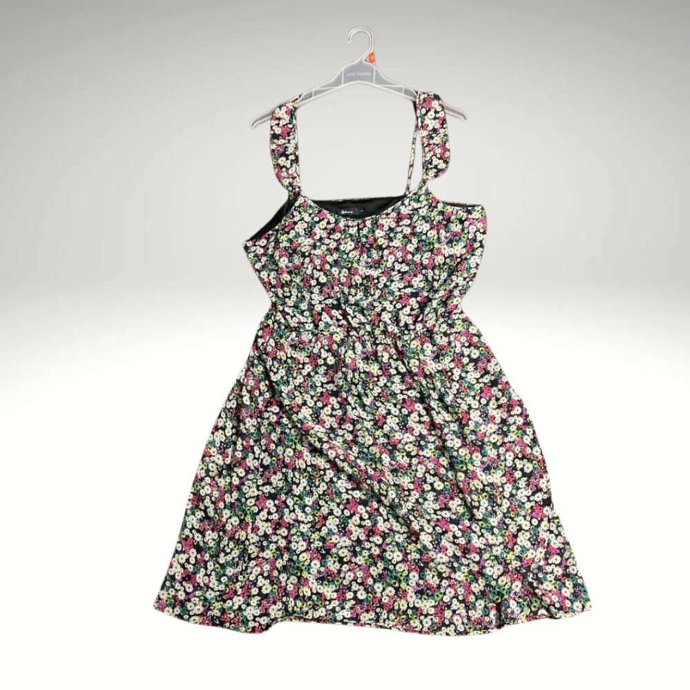 🌸 Reitmans Floral Camisole Mini Dress (Size M) – Bloom Into Spring in Style! 🌼